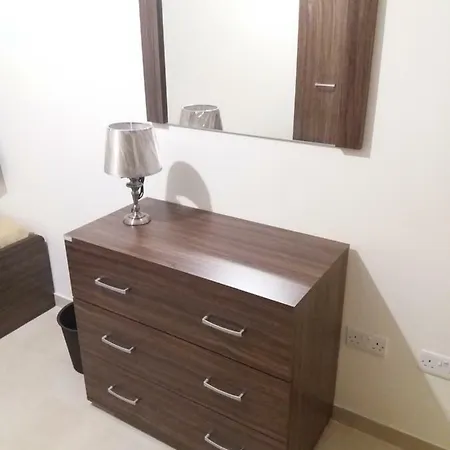 Ta' Natnat Holiday Apartman Żejtun