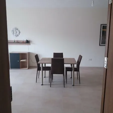 Ta' Natnat Holiday Apartman *